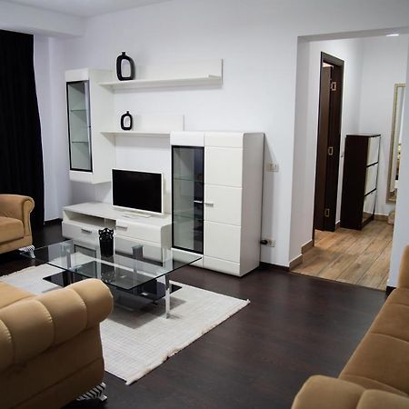 Ultracentral Golden Apartament 2 수체아바 외부 사진