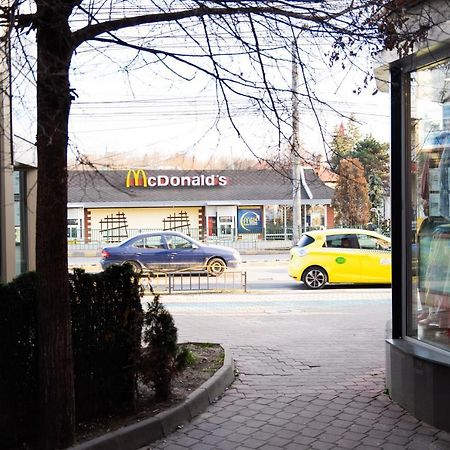 Ultracentral Golden Apartament 2 수체아바 외부 사진