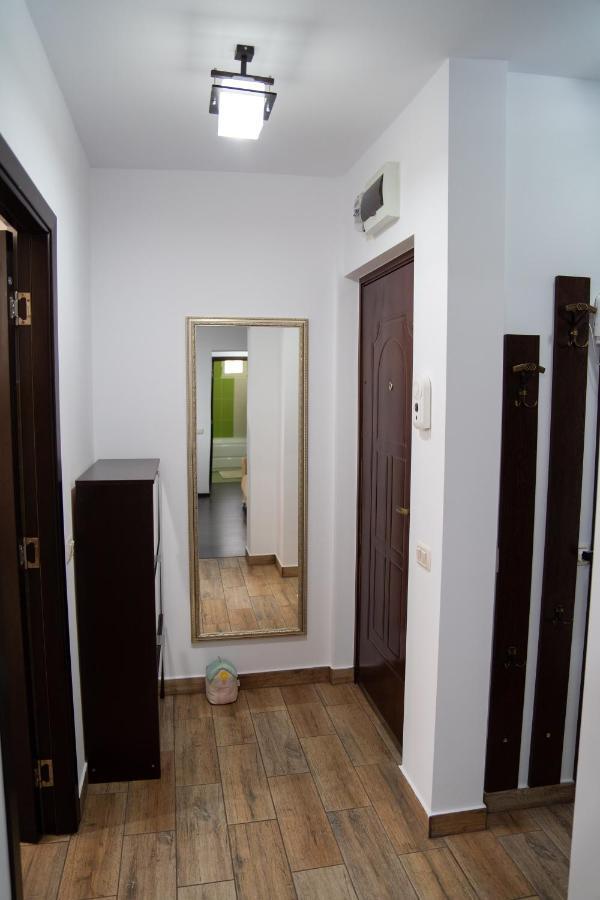 Ultracentral Golden Apartament 2 수체아바 외부 사진
