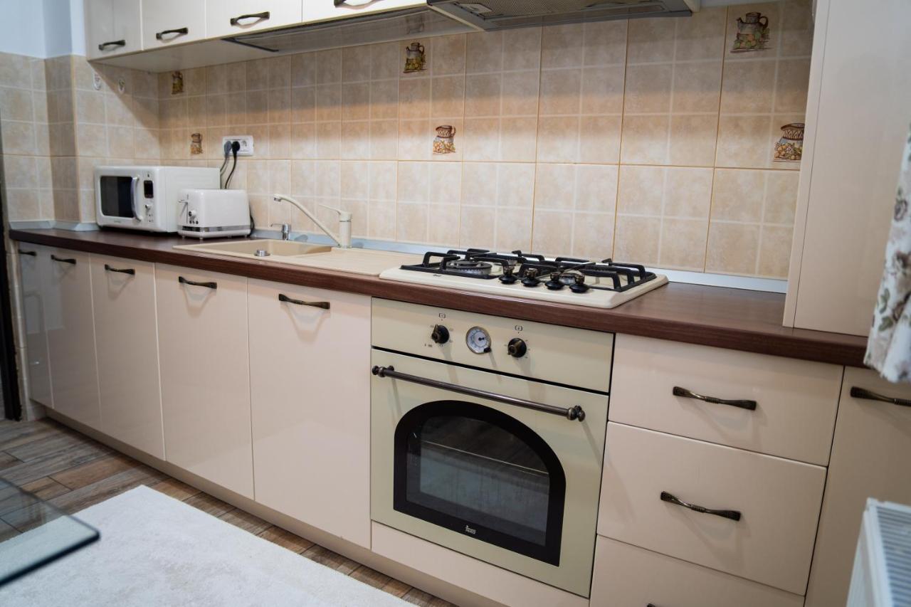 Ultracentral Golden Apartament 2 수체아바 외부 사진